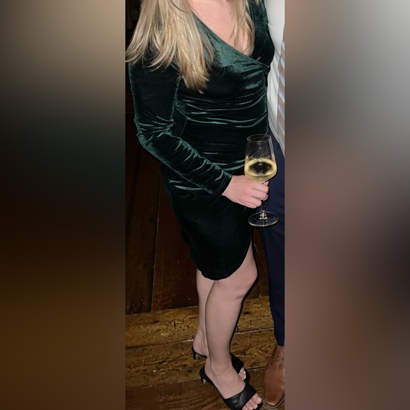 CYiNU Dress - Picture 3 of 3